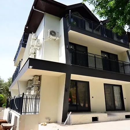 7 Continent Icmeler Apartman