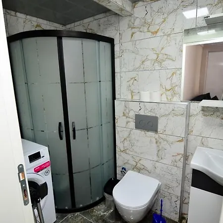 7 Continent Icmeler Apartment *