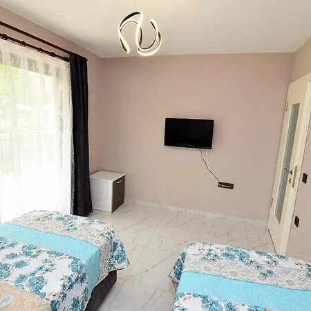 7 Continent Icmeler Apartment